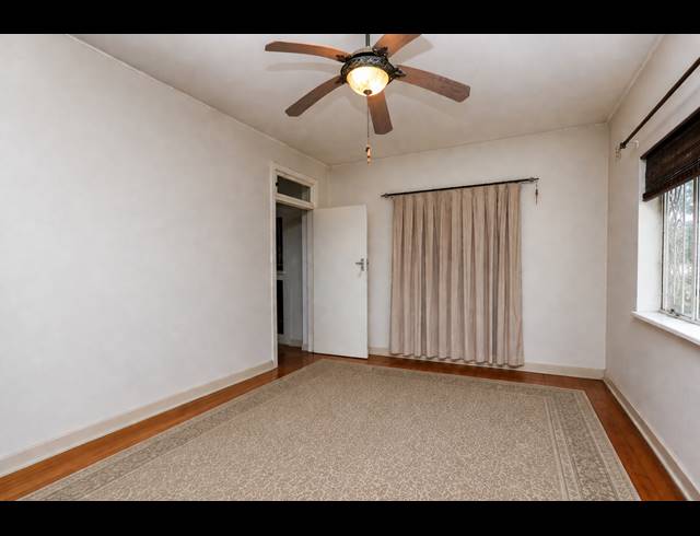 2 BEDROOM APARTMENT FOR SALE IN ESSENWOOD